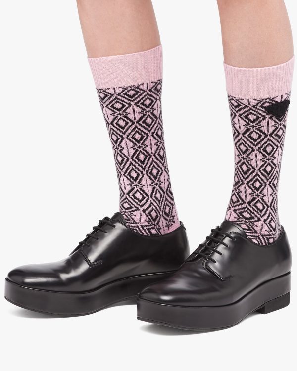 Pink/black Cashmere ankle socks - Image 2