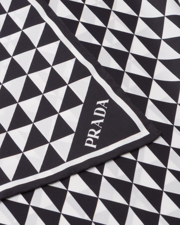 Black/white Printed twill scarf - Image 2