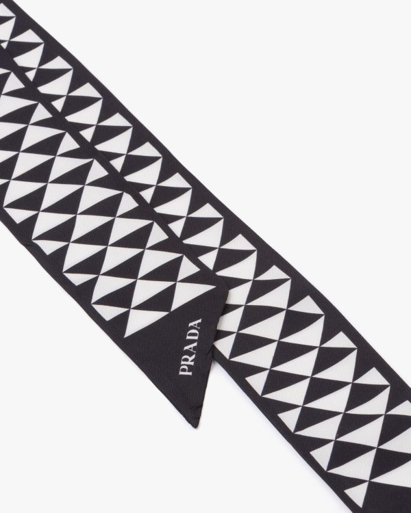 Black/white Printed twill scarf - Image 2