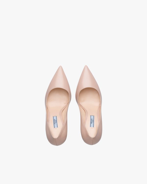 Powder Pink Saffiano textured patent leather pumps - Image 4