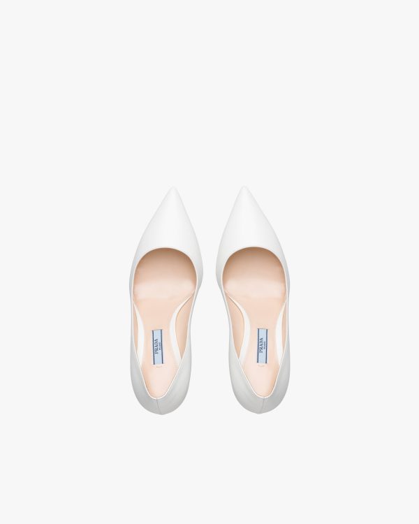 White Saffiano textured patent leather pumps - Image 4